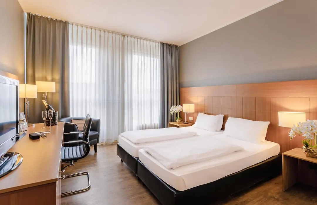 PLAZA Premium Köln-1